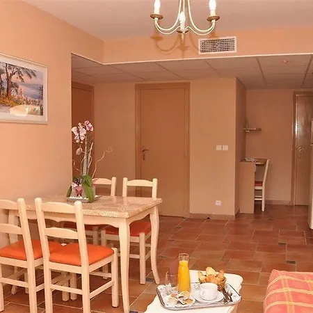 Lou Castelet Hotell 4*